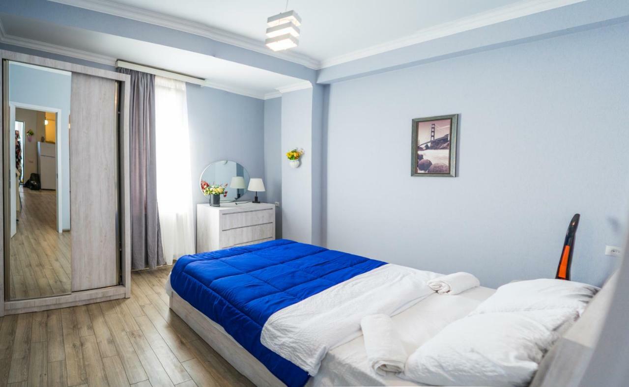 Tatias Apartments In The Downtown Tiflis Exterior foto